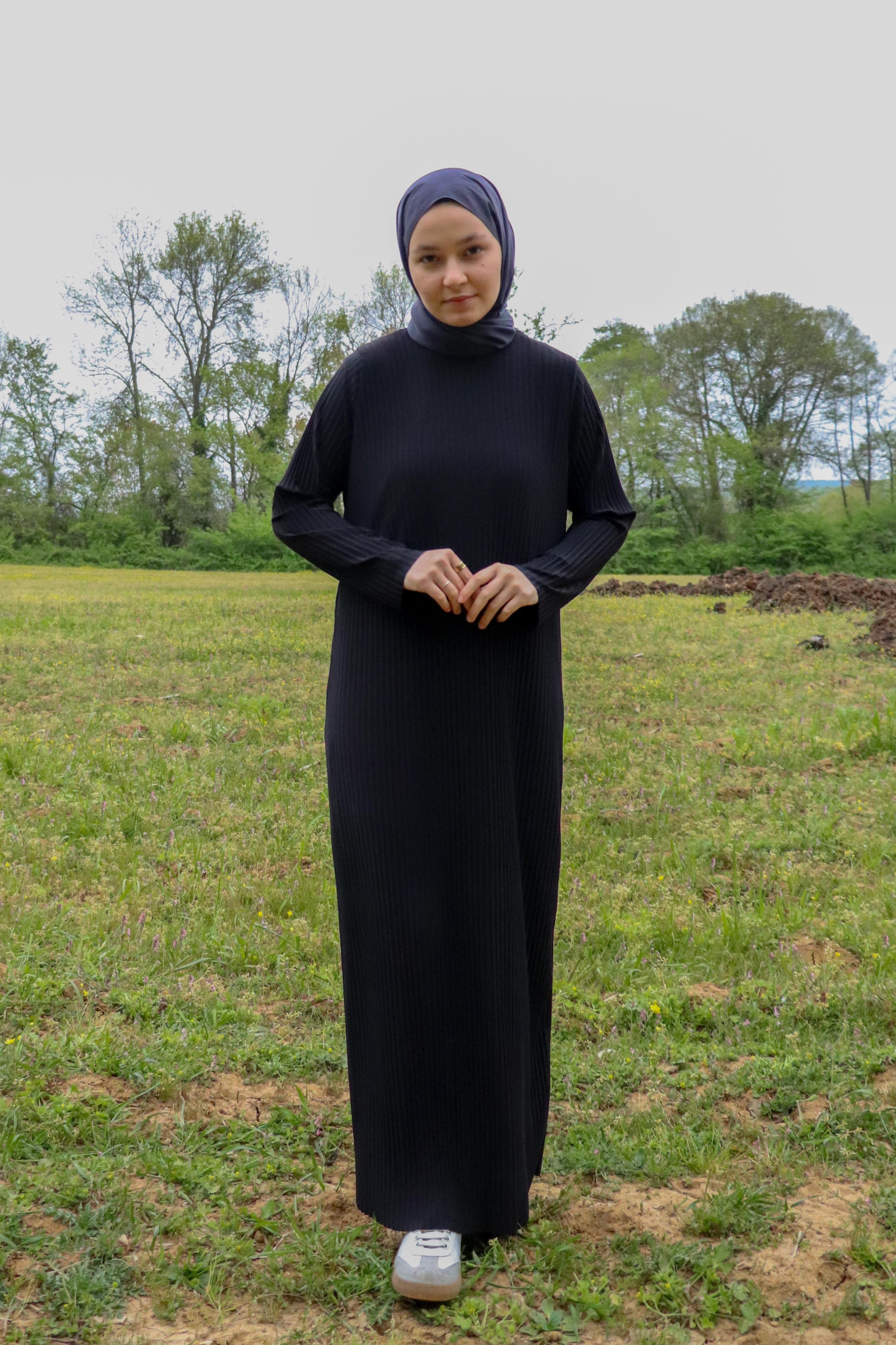 Sona Pliseli Sandy Maxi Elbise - Siyah