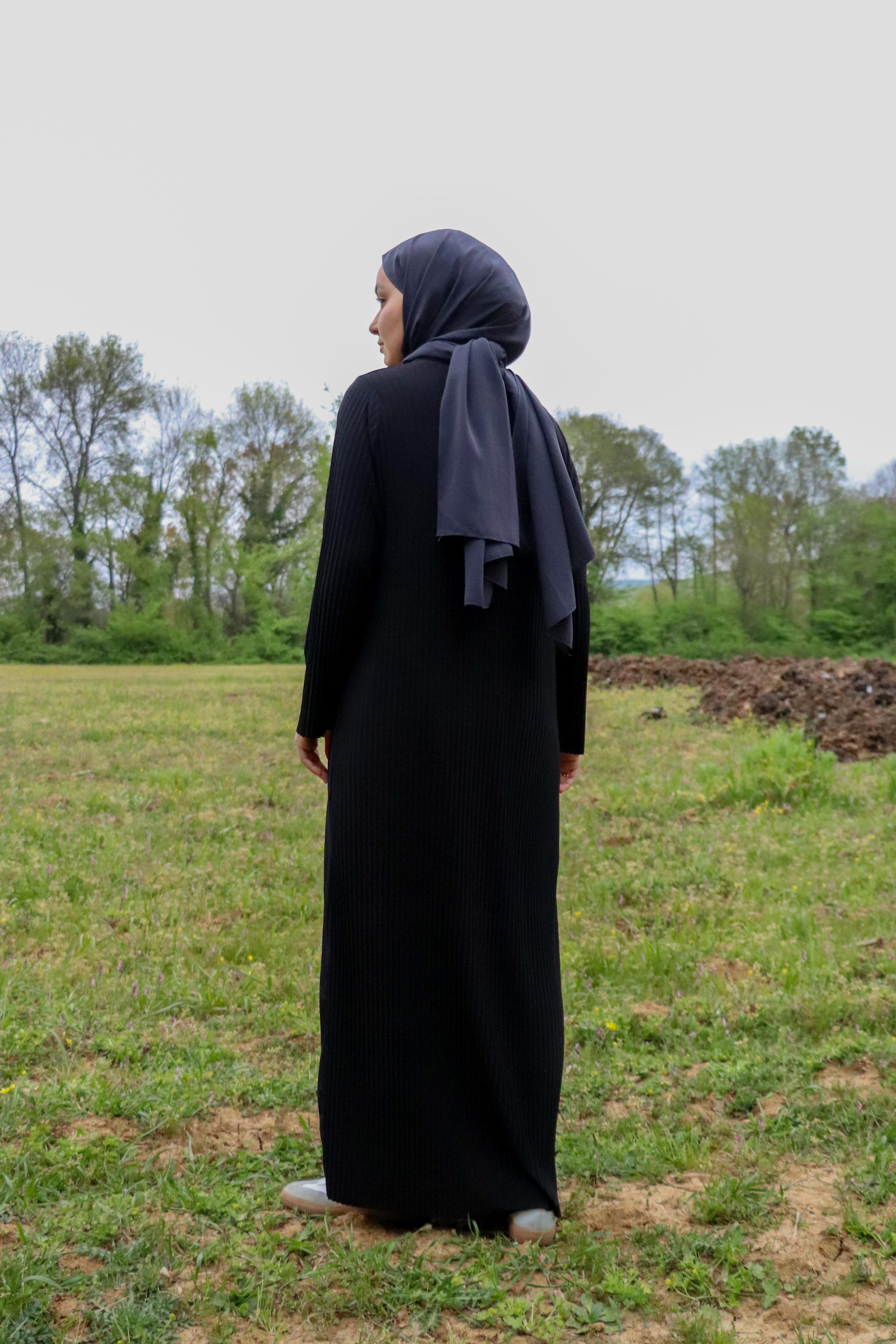 Sona Pliseli Sandy Maxi Elbise - Siyah