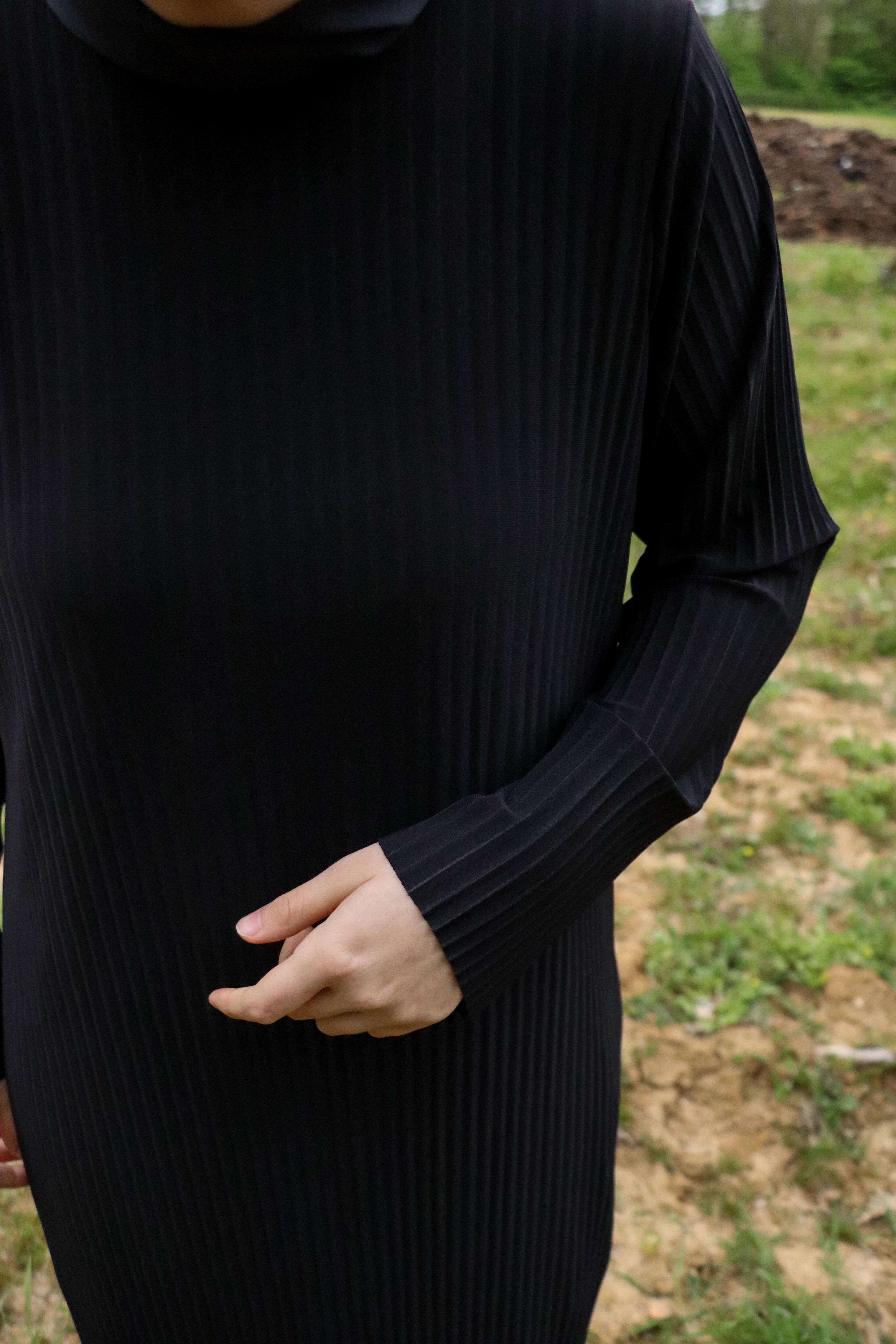 Sona Pliseli Sandy Maxi Elbise - Siyah