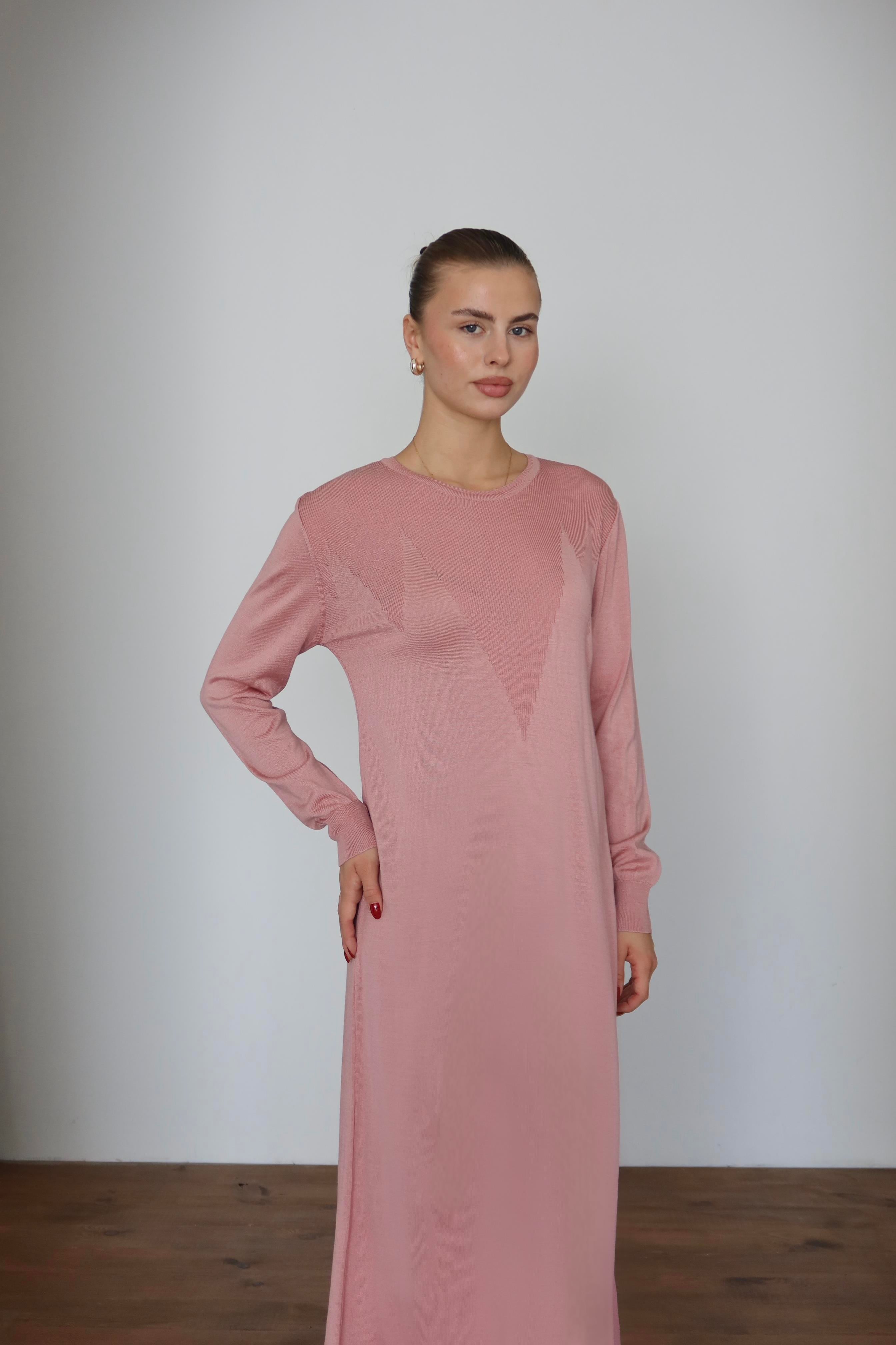Noir V Desen Premium İplik Triko Elbise - Pembe