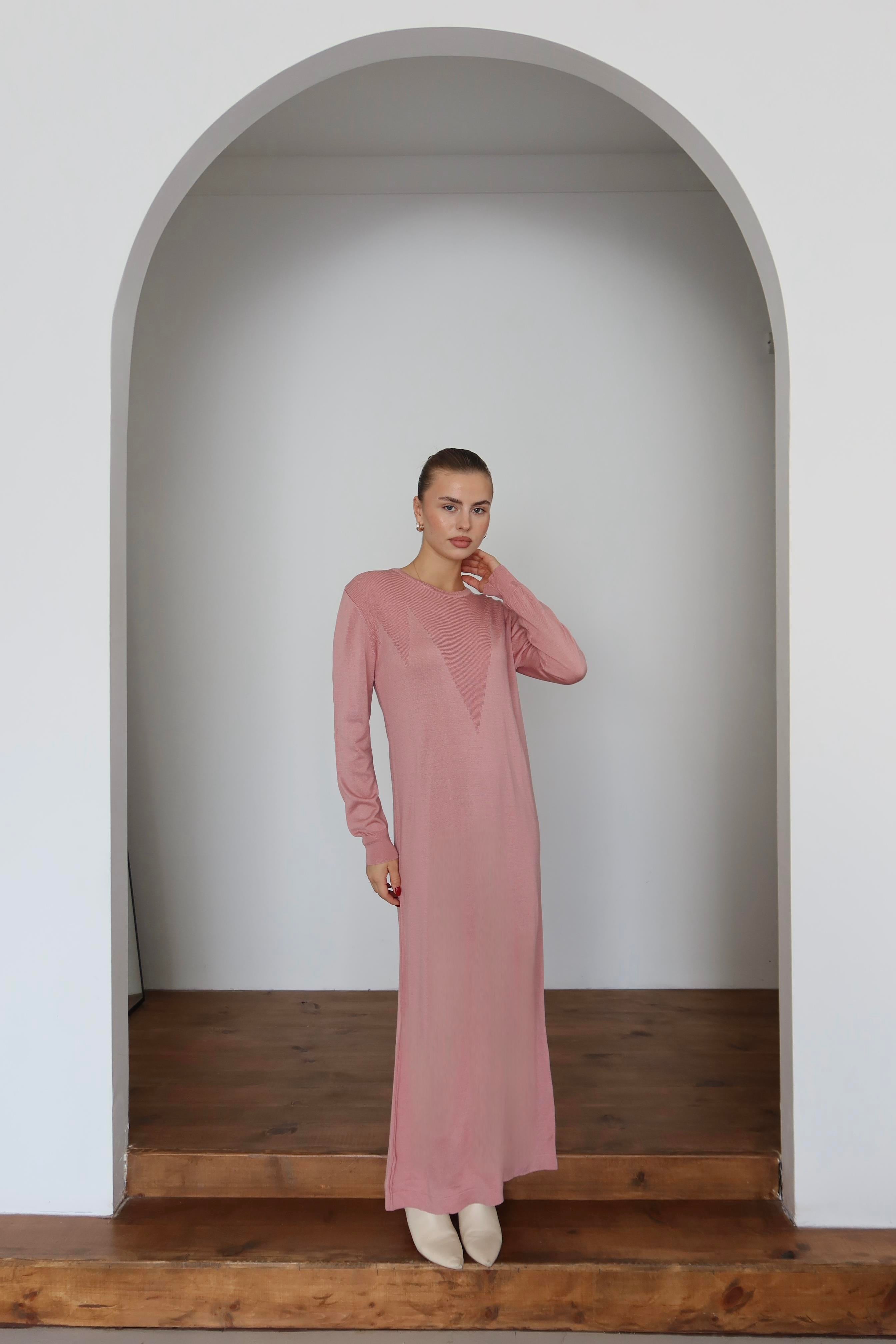 Noir V Desen Premium İplik Triko Elbise - Pembe
