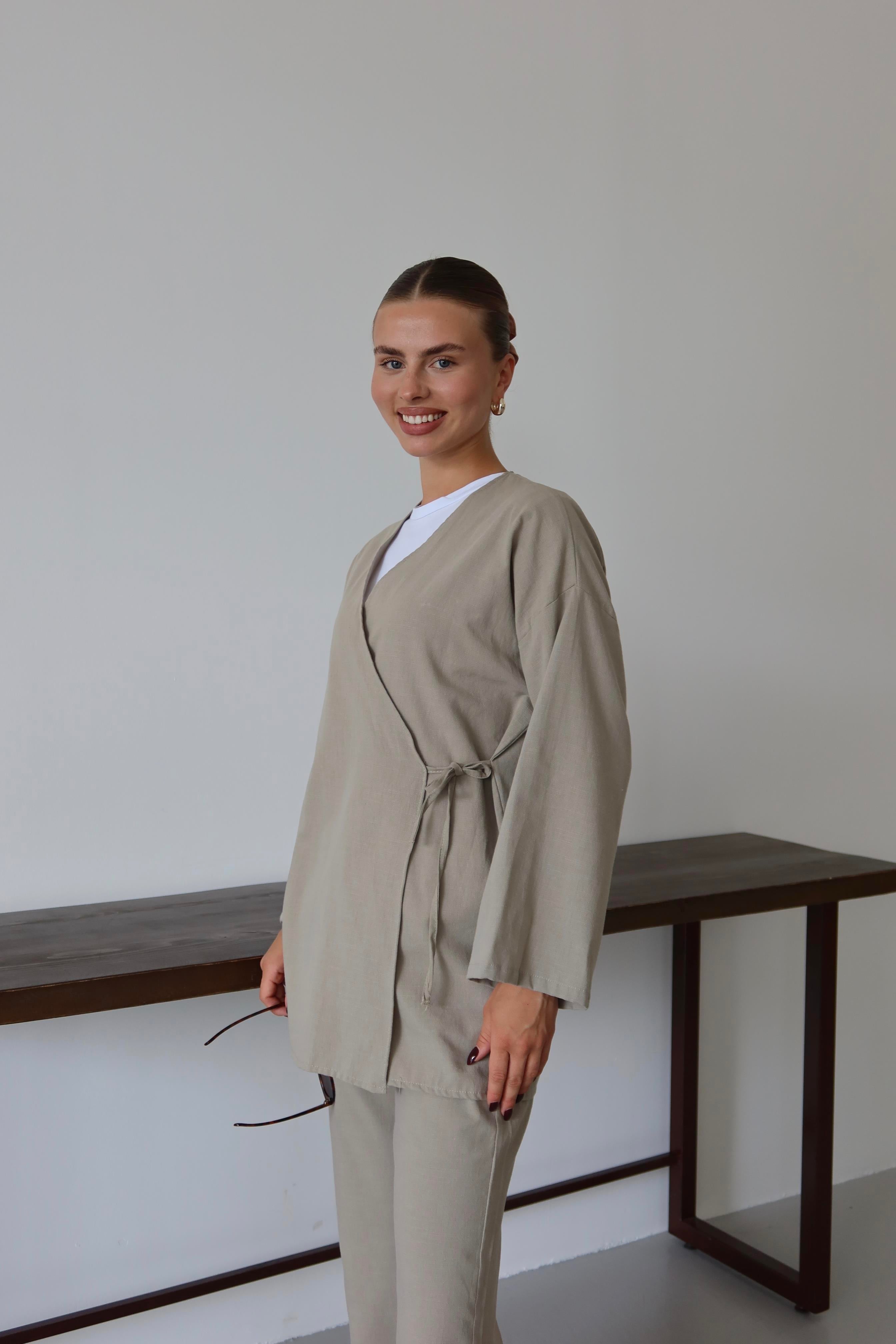 Bej Ketenli Dökümlü Kimono