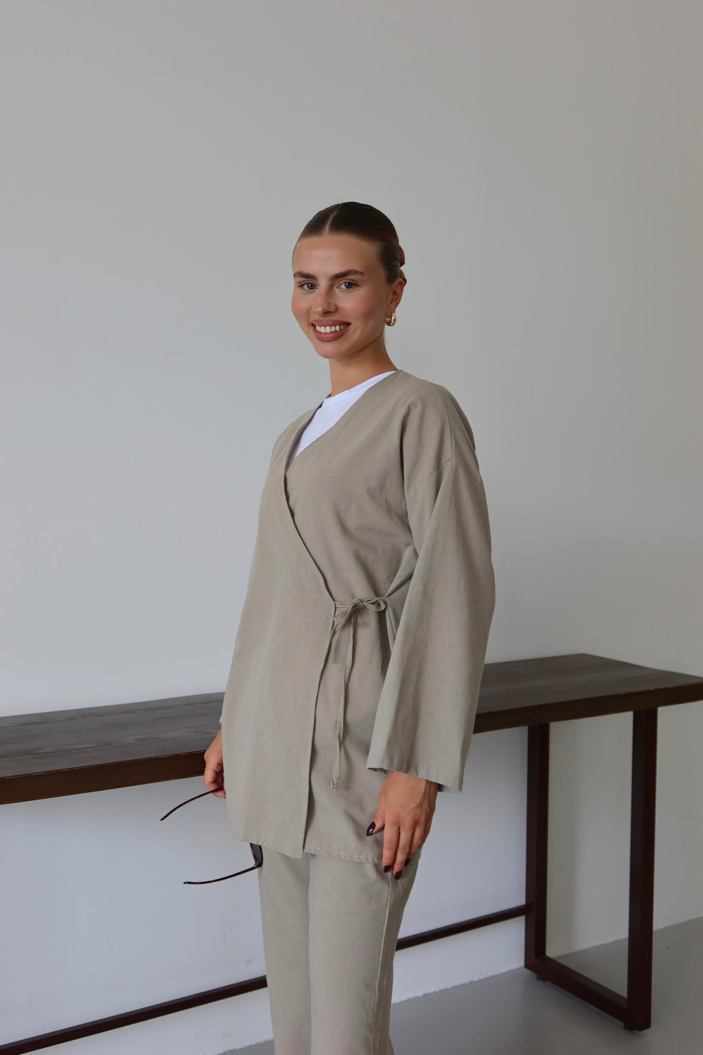Bej Ketenli Dökümlü Pantolon - Bej